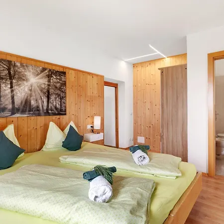 Huanzhof Lerch Apartment